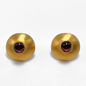 MMA Metropolitan Museum Of Art Earrings Gold Tone Metal Red Cabochon Stone 1995
